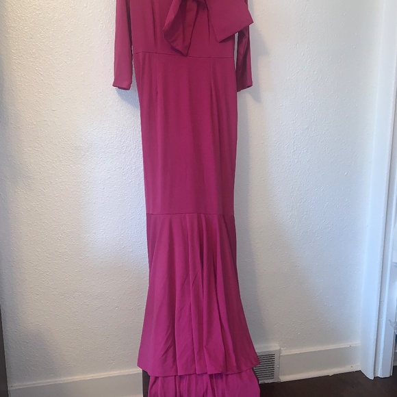Elegant Fuchsia Statement Gown w/ Oversized Bow – Formal / Evening / Gala - Picture 3 of 3